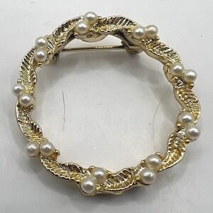 Vintage Gerrys Brooch Faux‎ Pearl Gold Tone Circle Round Wreath Pin